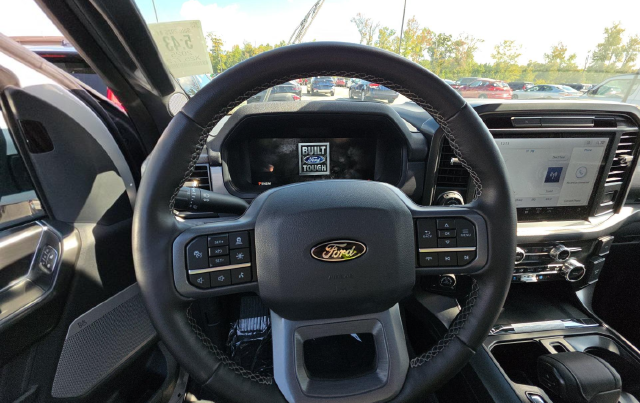 2025 Ford F-150 Lariat — photo 7 of 10