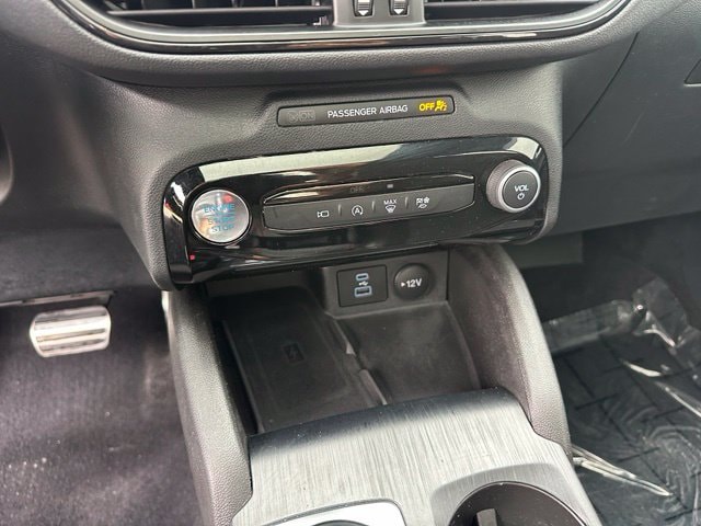 2023 Ford Escape ST-Line Select — photo 25 of 33
