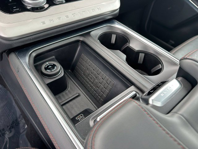 2025 Ford Expedition Active — photo 27 of 41
