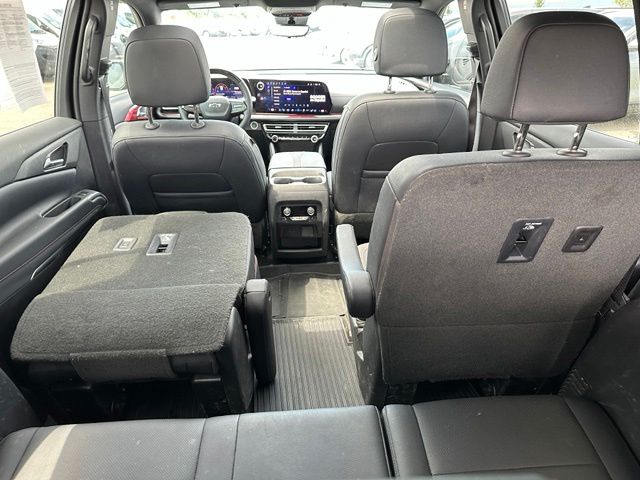 2024 Chevrolet Traverse RS — photo 11 of 38