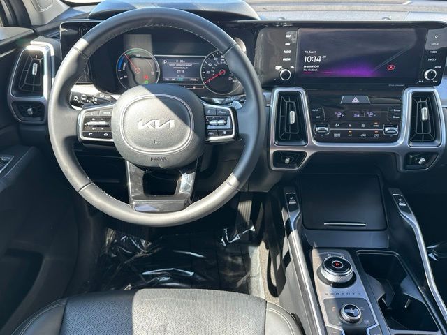 2023 Kia Sorento Hybrid EX — photo 16 of 31