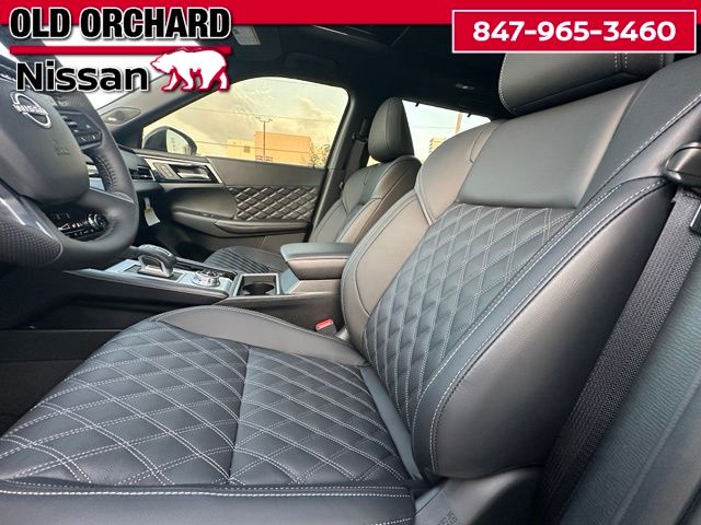 2026 Nissan Rogue Plug-In Hybrid Platinum — photo 12 of 22