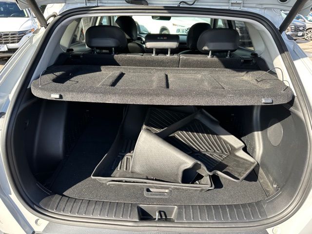 2024 Hyundai Kona Limited — photo 10 of 29