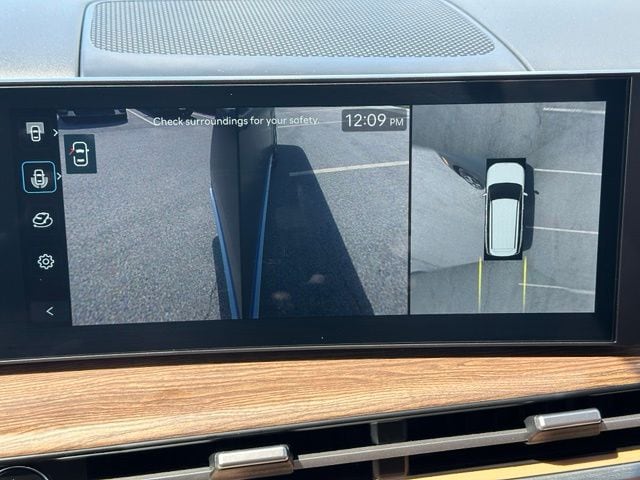 2025 Hyundai Santa Fe Hybrid Limited — photo 34 of 41