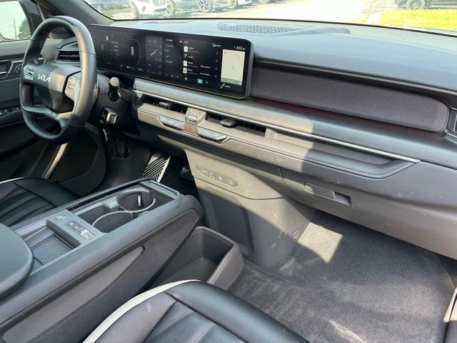 2024 Kia EV9 GT-Line — photo 11 of 44