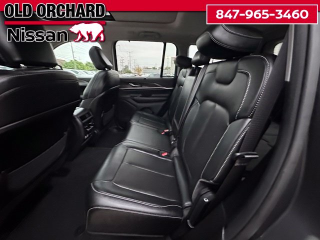2023 Jeep Grand Cherokee Limited — photo 16 of 25