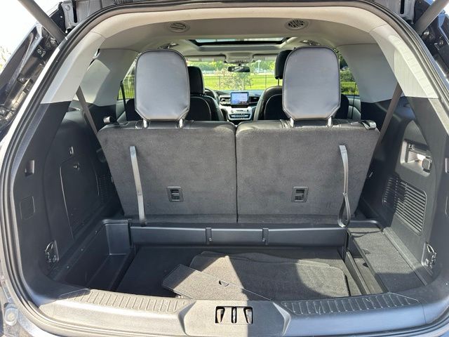 2023 Ford Explorer XLT — photo 12 of 29