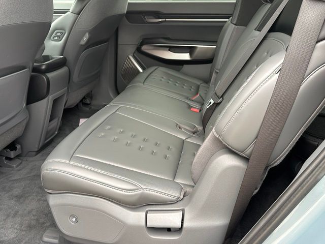 2024 Kia EV9 Wind — photo 35 of 44