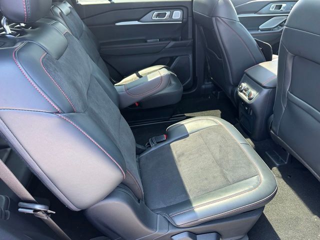 2025 Ford Explorer ST — photo 15 of 35