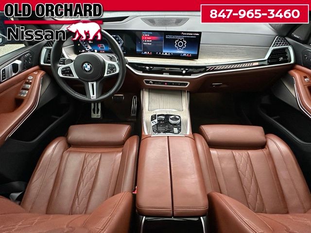 2024 BMW X7 M60i — photo 18 of 23
