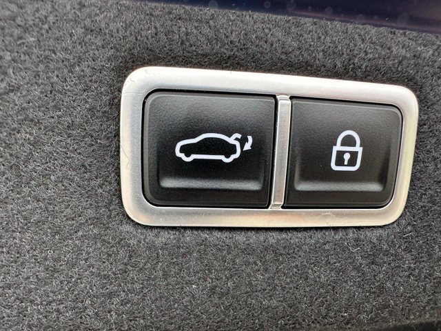 2023 Genesis G70 3.3T — photo 13 of 39