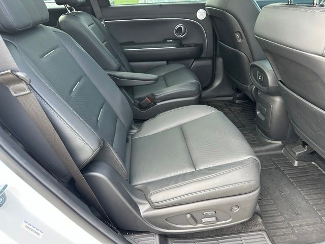 2026 Hyundai Palisade Calligraphy — photo 16 of 43