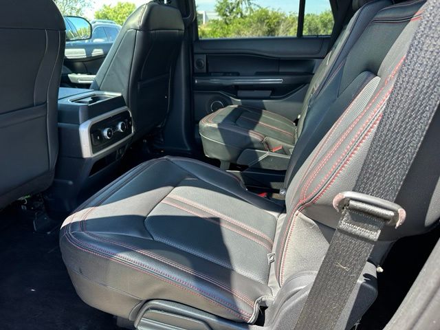 2022 Ford Expedition Limited — photo 17 of 38