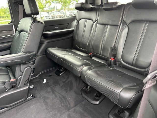 2024 Jeep Wagoneer Series II — photo 29 of 35