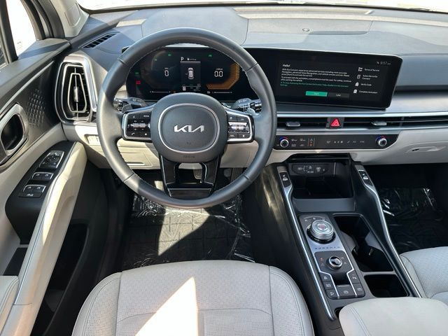 2025 Kia Sorento Plug-In Hybrid EX — photo 19 of 34