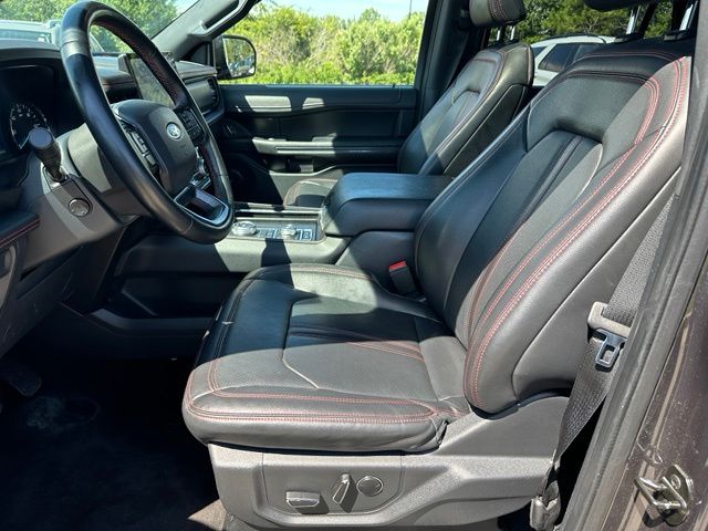 2022 Ford Expedition Limited — photo 23 of 38