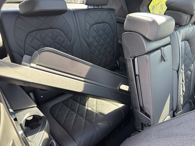 2024 BMW X7 xDrive40i — photo 10 of 32