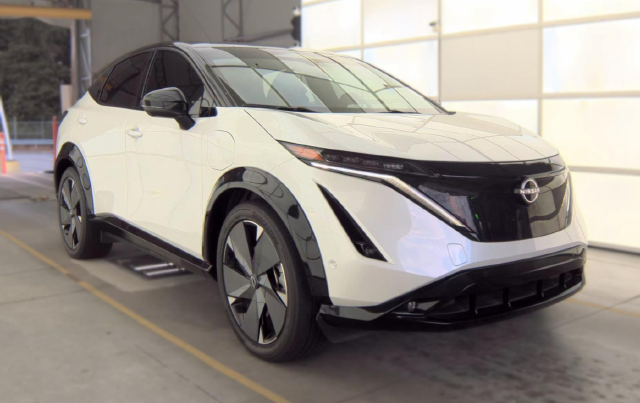 2024 Nissan Ariya Platinum+ e-4orce — photo 2 of 9
