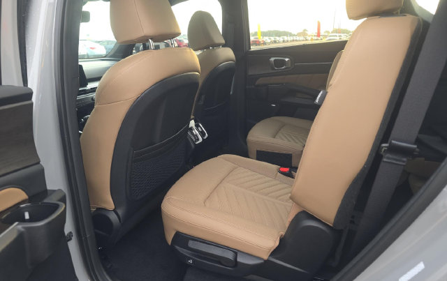 2025 Kia Sorento X-Line SX Prestige — photo 9 of 10