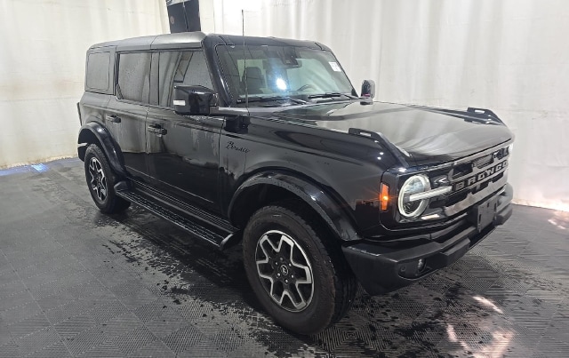 2025 Ford Bronco Outer Banks — photo 3 of 10