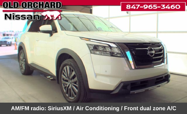 2024 Nissan Pathfinder SL — photo 2 of 11