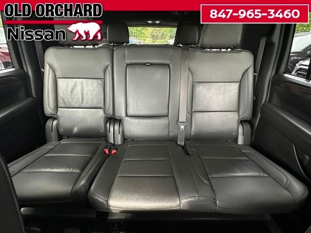 2022 Chevrolet Suburban LT — photo 13 of 23