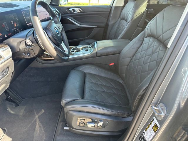 2024 BMW X7 xDrive40i — photo 22 of 48