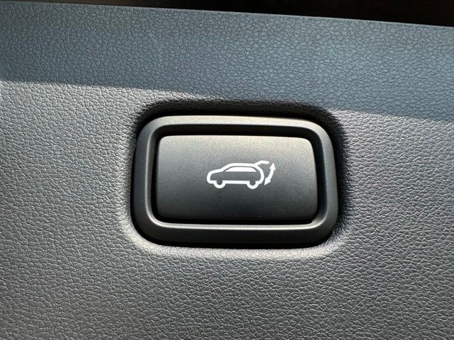 2024 Hyundai Tucson Hybrid Limited — photo 11 of 35