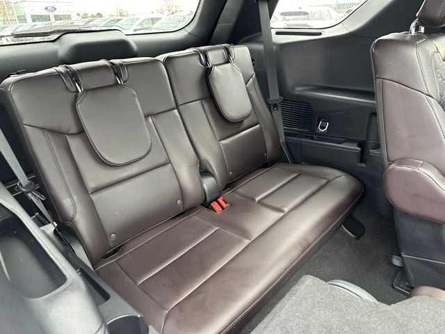2025 Ford Explorer Platinum — photo 14 of 34