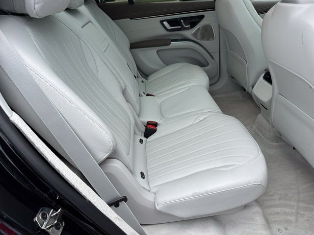 2023 Mercedes-Benz EQS 580 — photo 10 of 31