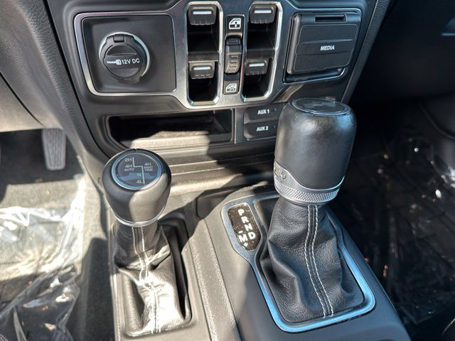 2023 Jeep Wrangler Sahara 4xe — photo 23 of 34