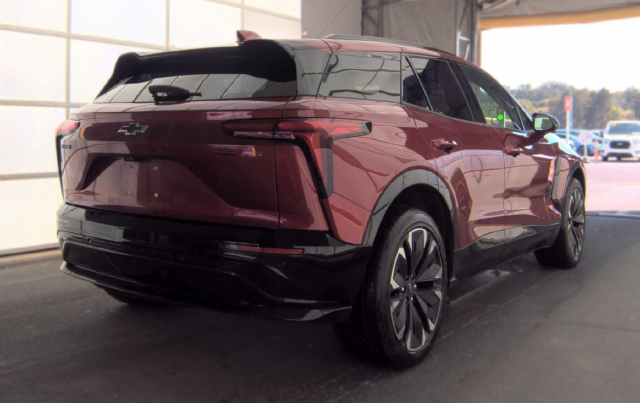 2024 Chevrolet Blazer EV RS — photo 3 of 9