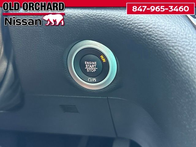 2024 Chrysler Pacifica Touring — photo 19 of 22