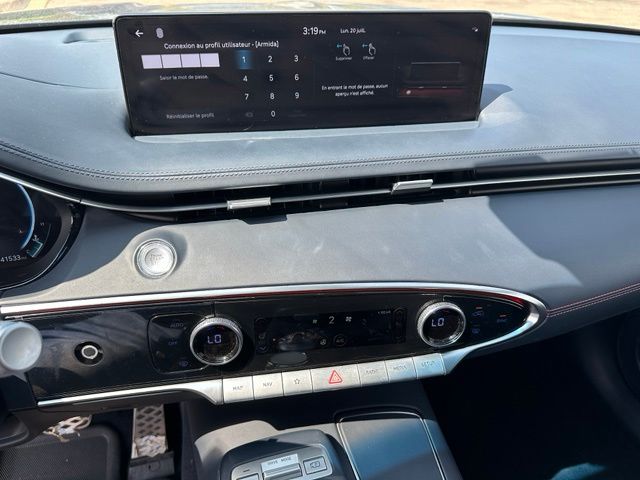 2023 Genesis GV70 2.5T — photo 27 of 37