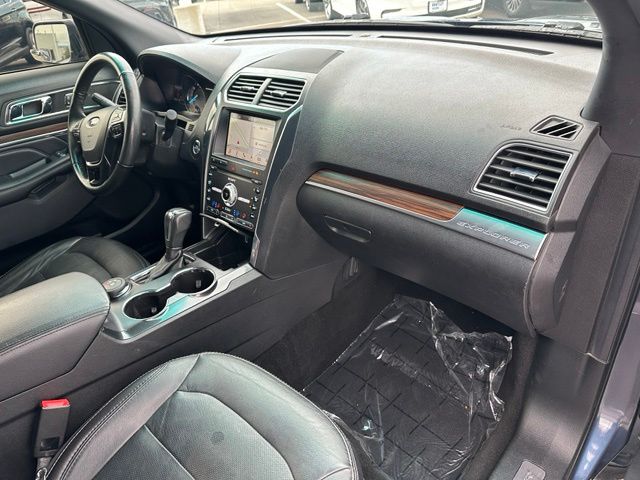 2019 Ford Explorer Limited — photo 9 of 33