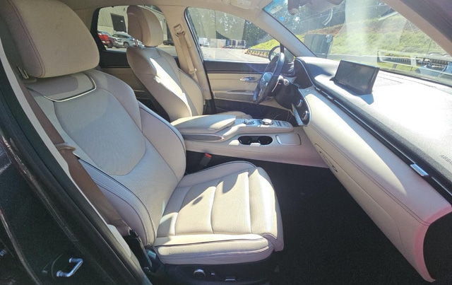 2022 Genesis GV70 2.5T — photo 7 of 11