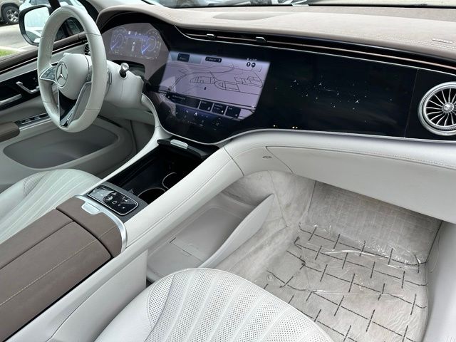 2023 Mercedes-Benz EQS 580 — photo 9 of 31