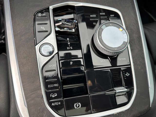 2024 BMW X7 xDrive40i — photo 27 of 35