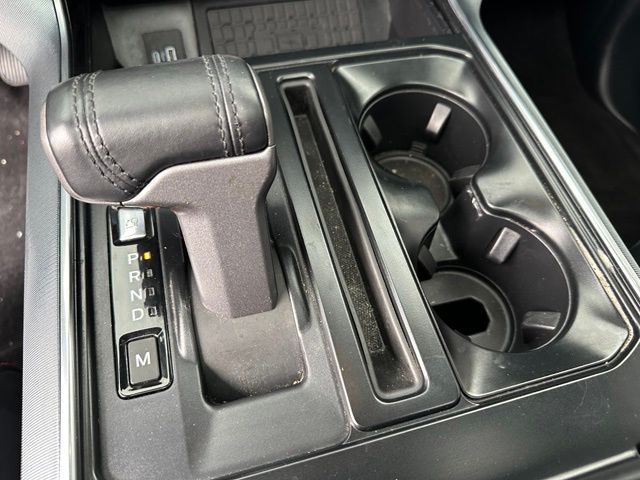 2023 Ford F-150 Raptor — photo 22 of 33