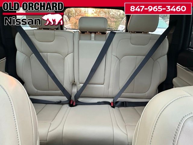 2022 Jeep Grand Cherokee 4xe — photo 10 of 22