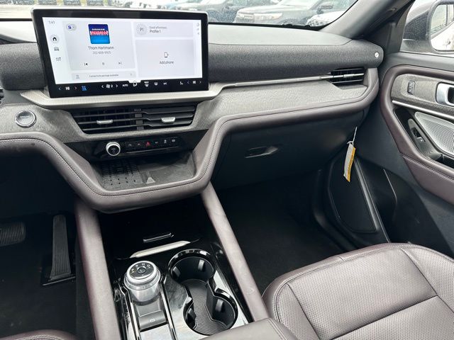 2025 Ford Explorer Platinum — photo 21 of 34