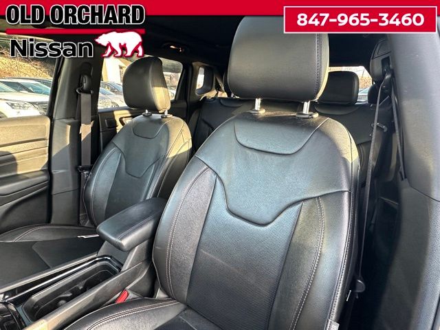 2023 Jeep Compass Limited — photo 12 of 22