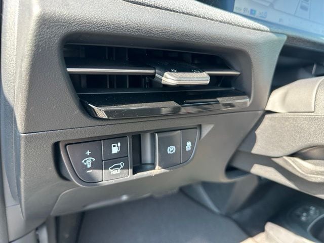 2023 Kia EV6 Wind — photo 17 of 33