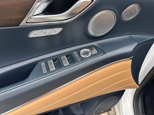 2022 Genesis GV80 2.5T — photo 22 of 39
