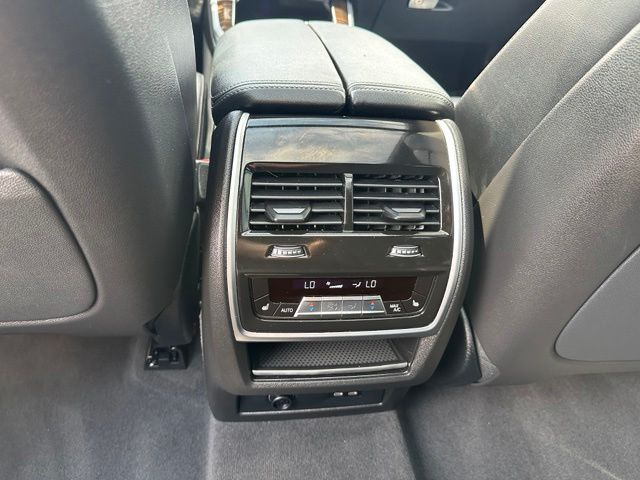 2025 BMW X5 xDrive40i — photo 18 of 31