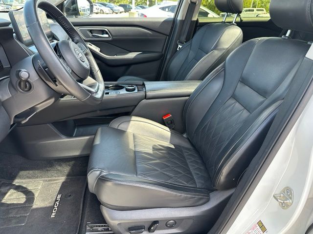 2024 Nissan Rogue Platinum — photo 19 of 30