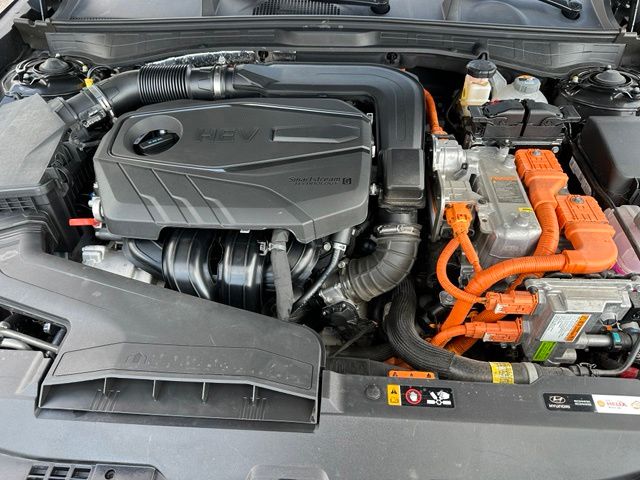 2025 Hyundai Sonata Hybrid Limited — photo 9 of 40