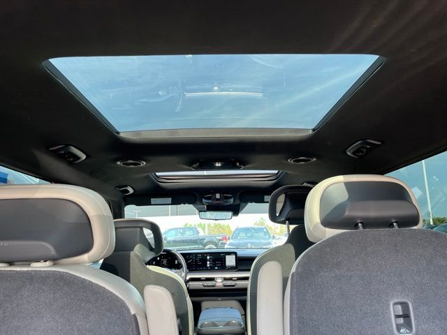 2024 Kia EV9 GT-Line — photo 10 of 44