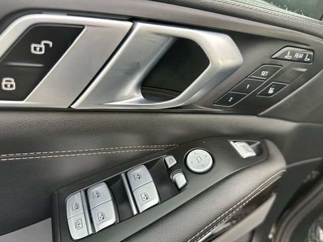 2024 BMW X7 xDrive40i — photo 25 of 34