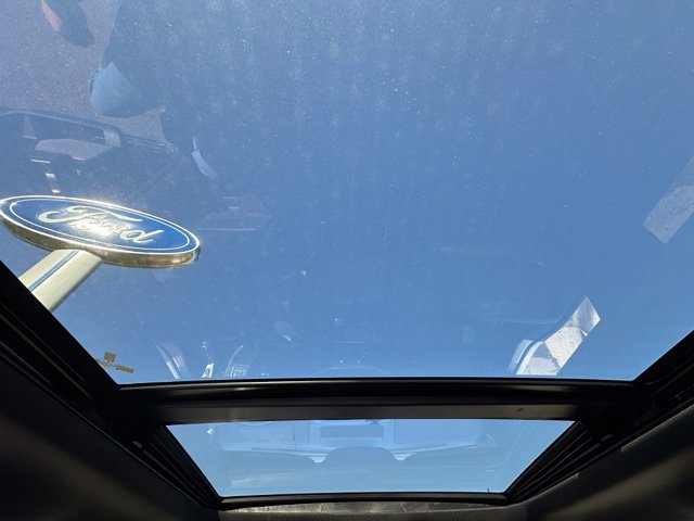 2023 Ford F-150 Lariat — photo 11 of 26